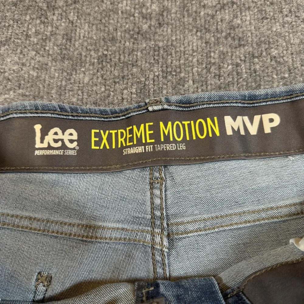 Lee‎ Extreme Motion MVP Denim Jeans Men's 42x30 Blue Straight Fit Tapered Leg